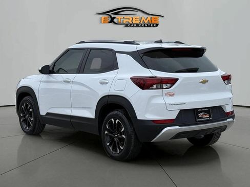 Used 2022 Chevrolet TrailBlazer LT w/ Convenience Package FWD image 4