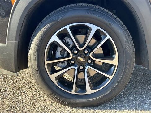 Used 2025 Chevrolet TrailBlazer LT image 10