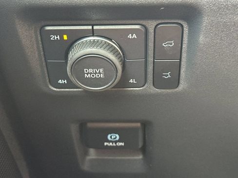 Used 2025 Ford Expedition Active AWD/4WD image 38