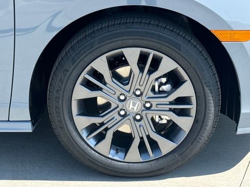 New 2026 Honda Odyssey Touring image 10