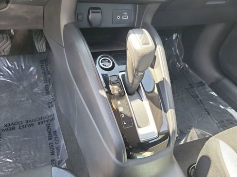 Used 2025 Nissan Versa SV image 19
