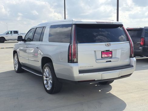 Used 2020 Cadillac Escalade ESV Luxury image 8