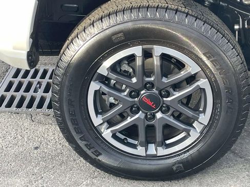 Used 2024 Toyota Tacoma TRD Sport image 13