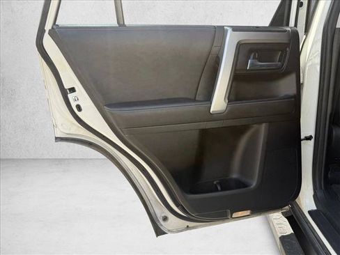 Used 2020 Toyota 4Runner SR5 Premium AWD/4WD image 21