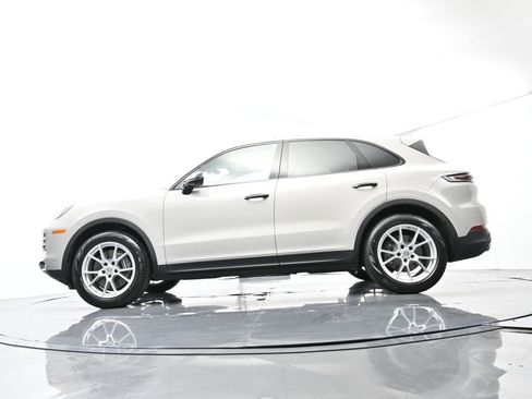 Certified 2024 Porsche Cayenne image 43