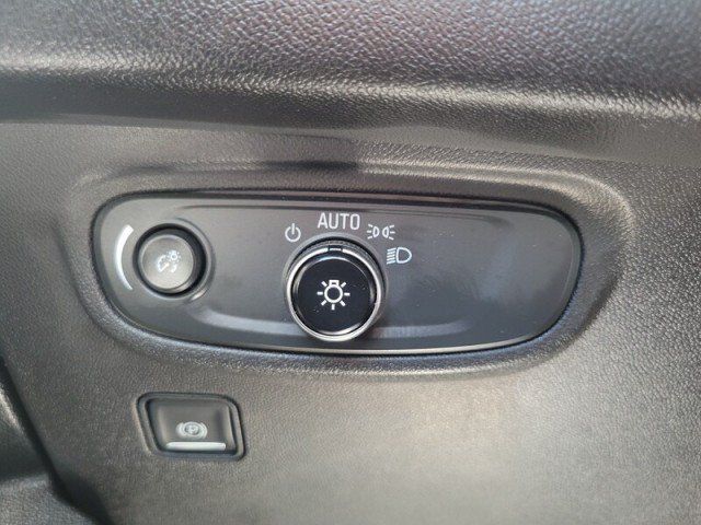 Used 2022 GMC Terrain SLE w/ Driver Convenience Package FWD image 20