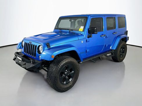 Used 2015 Jeep Wrangler Unlimited Sahara AWD/4WD image 3