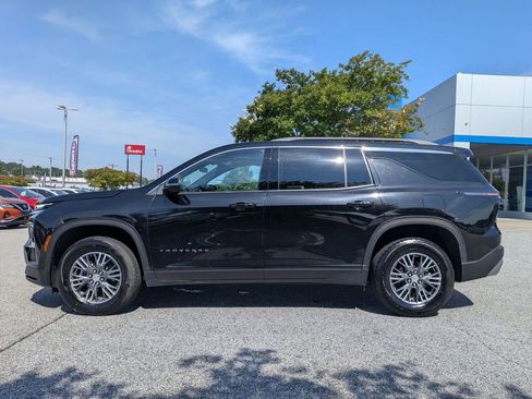 Used 2024 Chevrolet Traverse LT AWD/4WD image 5