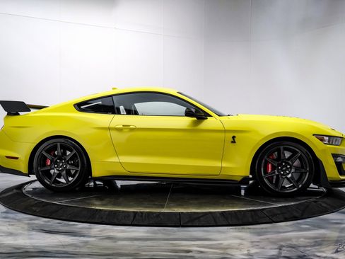 Used 2021 Ford Mustang Shelby GT500 w/ Carbon Fiber Track Pack image 18