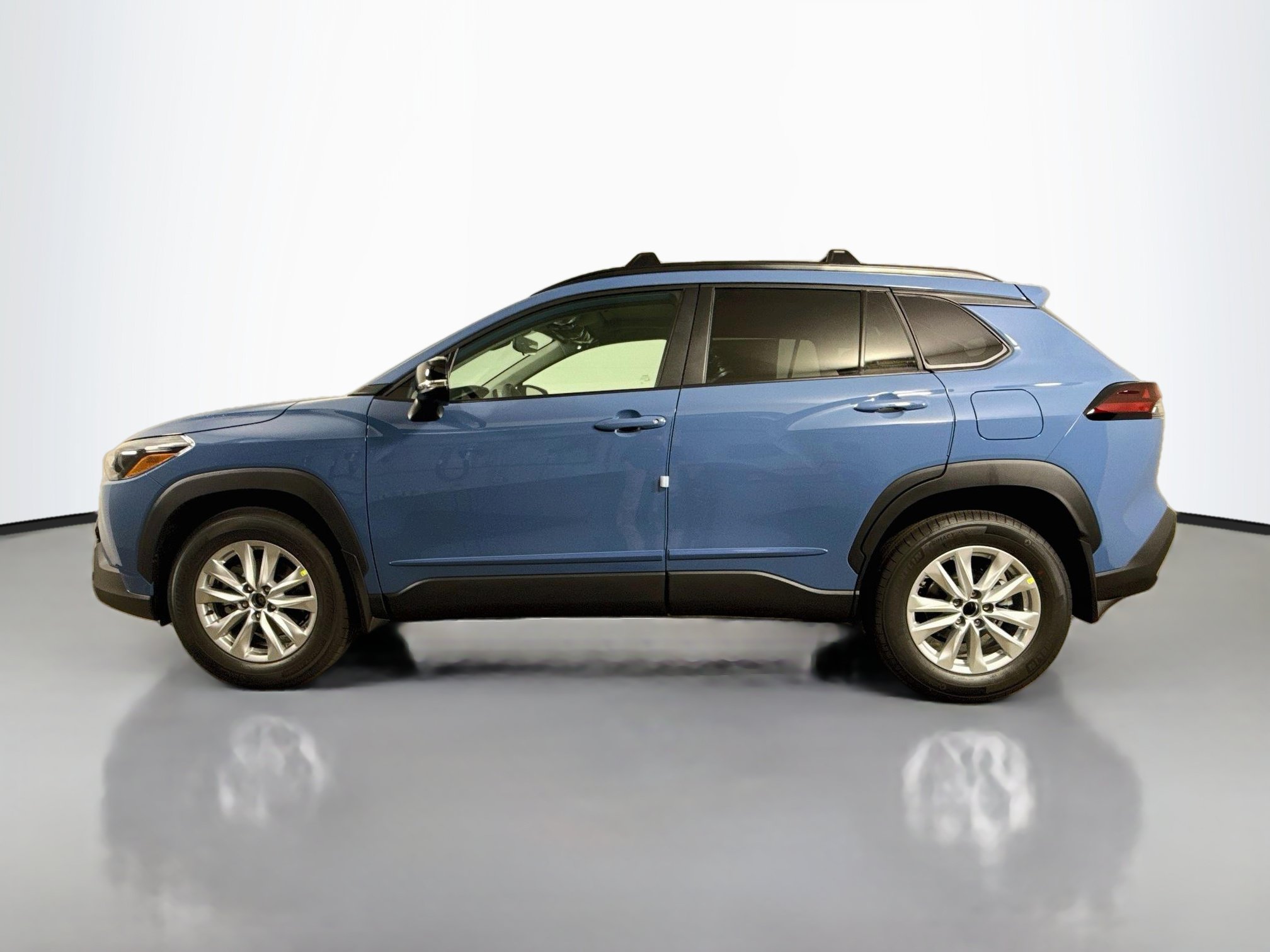 New 2026 Toyota Corolla Cross LE FWD image 4