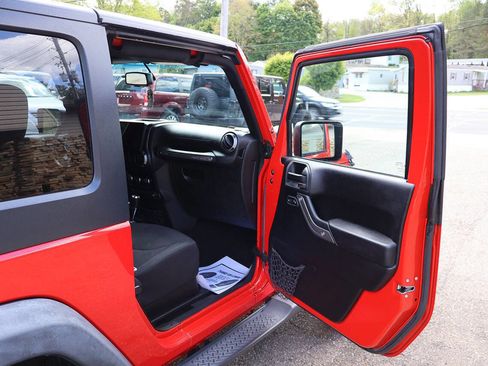 Used 2015 Jeep Wrangler Sport w/ Quick Order Package 24S AWD/4WD image 23
