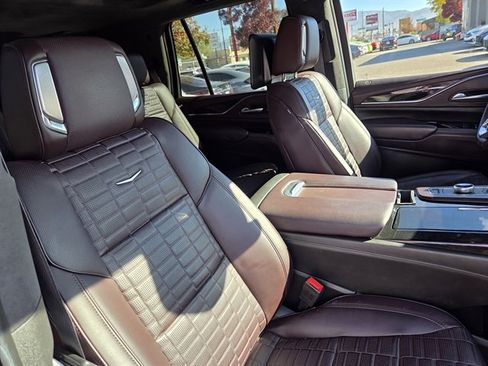 Used 2023 Cadillac Escalade Sport Platinum w/ LPO, ONYX Package image 8