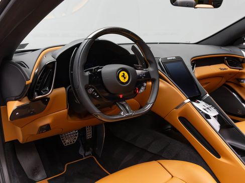 Certified 2025 Ferrari Roma Spider RWD image 4