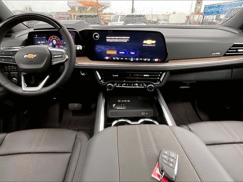 New 2026 Chevrolet Suburban High Country image 5