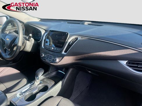 Used 2024 Chevrolet Malibu LT image 39