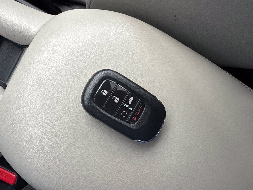 Used 2024 Honda HR-V EX-L image 12