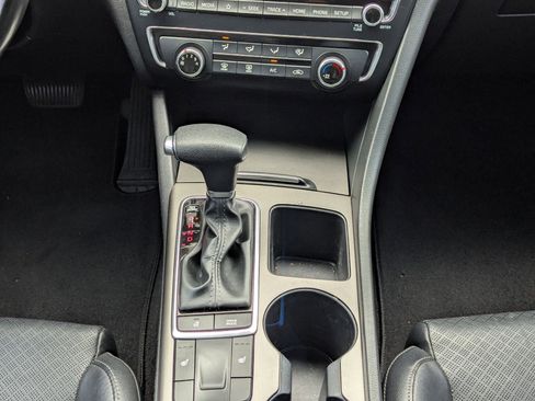 Used 2020 Kia Optima SE image 17