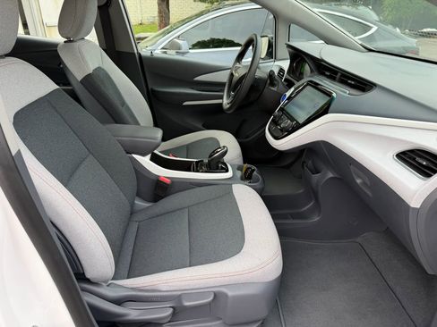 Used 2018 Chevrolet Bolt LT FWD image 24