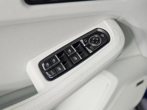 New 2026 Porsche Macan image 21