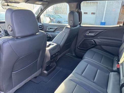 Used 2025 Chevrolet Silverado EV LT w/ LT Premium Package image 12