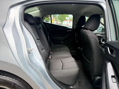 Used 2018 MAZDA MAZDA3 Sport w/ Preferred Equipment Package FWD image 29