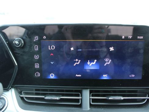 Used 2025 Chevrolet Trax LT image 33