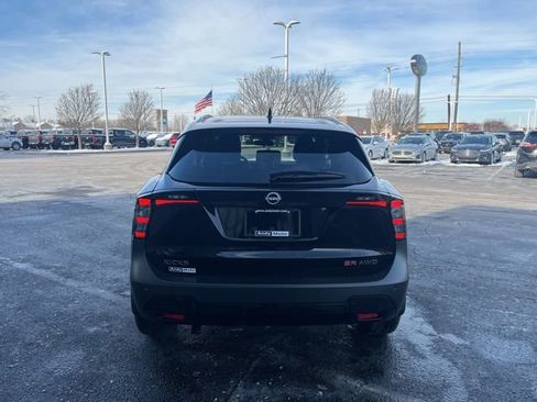 Used 2025 Nissan Kicks SR image 8