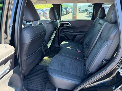 Used 2023 Mitsubishi Outlander SE Black Edition AWD/4WD image 13