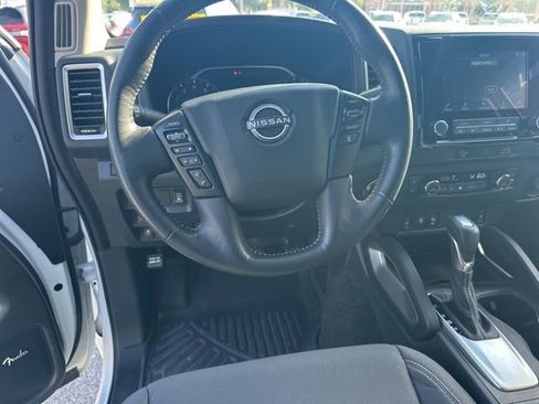 Used 2024 Nissan Frontier SV w/ SV Convenience Package AWD/4WD image 12
