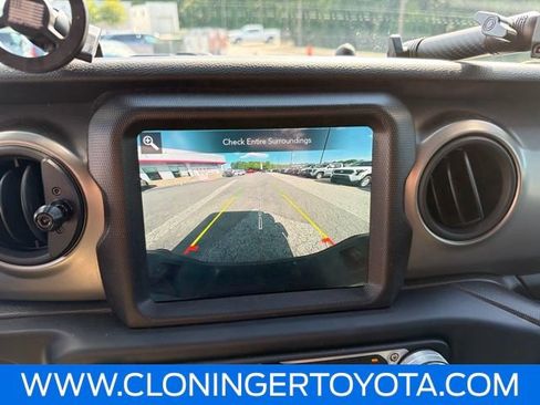 Used 2021 Jeep Gladiator Sport AWD/4WD image 10