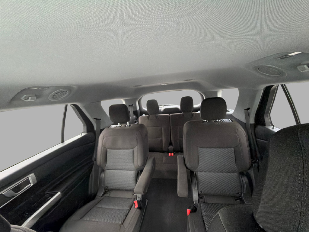 Used 2023 Ford Explorer XLT AWD/4WD image 25