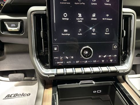 New 2026 GMC Yukon Denali w/ Sun & Power Step Package image 17