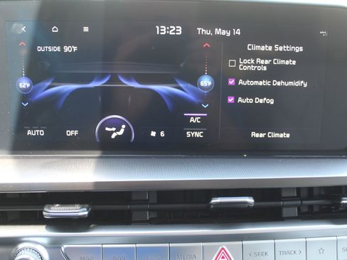 Certified 2024 Kia Telluride S w/ S Sunroof Package FWD image 46
