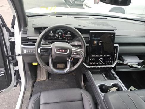 Used 2024 GMC Acadia Elevation w/ Black Edition image 5