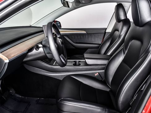 Used 2023 Tesla Model Y AWD image 14
