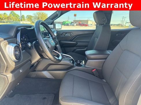 Used 2024 Chevrolet Colorado LT w/ LT Convenience Package image 2