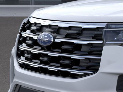 New 2025 Ford Explorer Active image 17