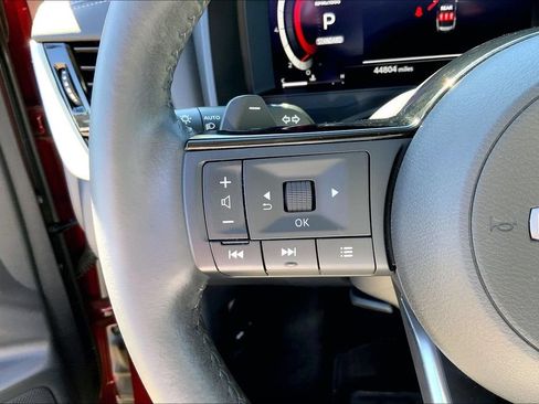 Used 2023 Nissan Rogue Platinum FWD image 11