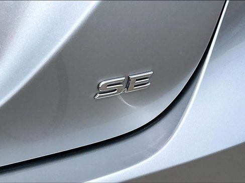 Used 2024 Toyota Camry SE FWD image 10