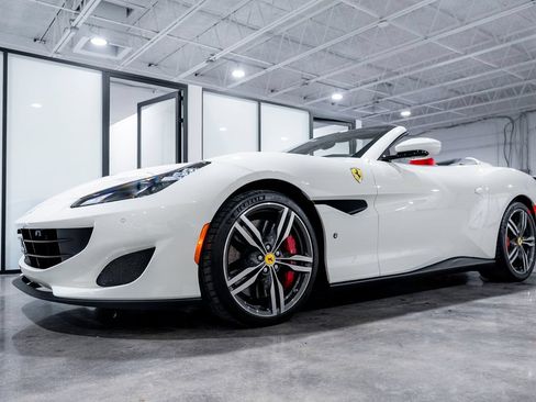 Used 2020 Ferrari Portofino RWD image 14