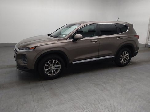 Used 2020 Hyundai Santa Fe SE FWD image 2