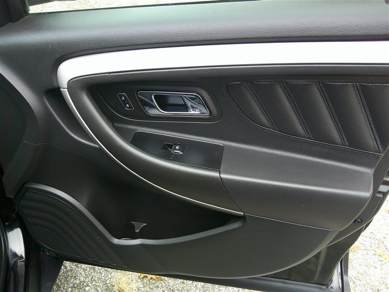 Used 2018 Ford Taurus SEL FWD image 20