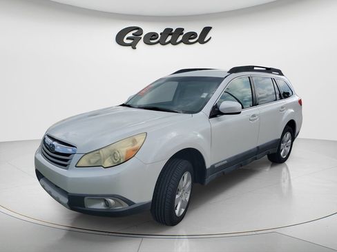 Used 2010 Subaru Outback 2.5i Limited AWD/4WD image 1