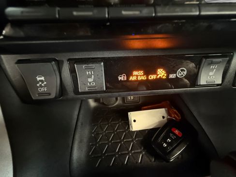 Used 2024 Toyota RAV4 XLE w/ Convenience Package AWD/4WD image 19