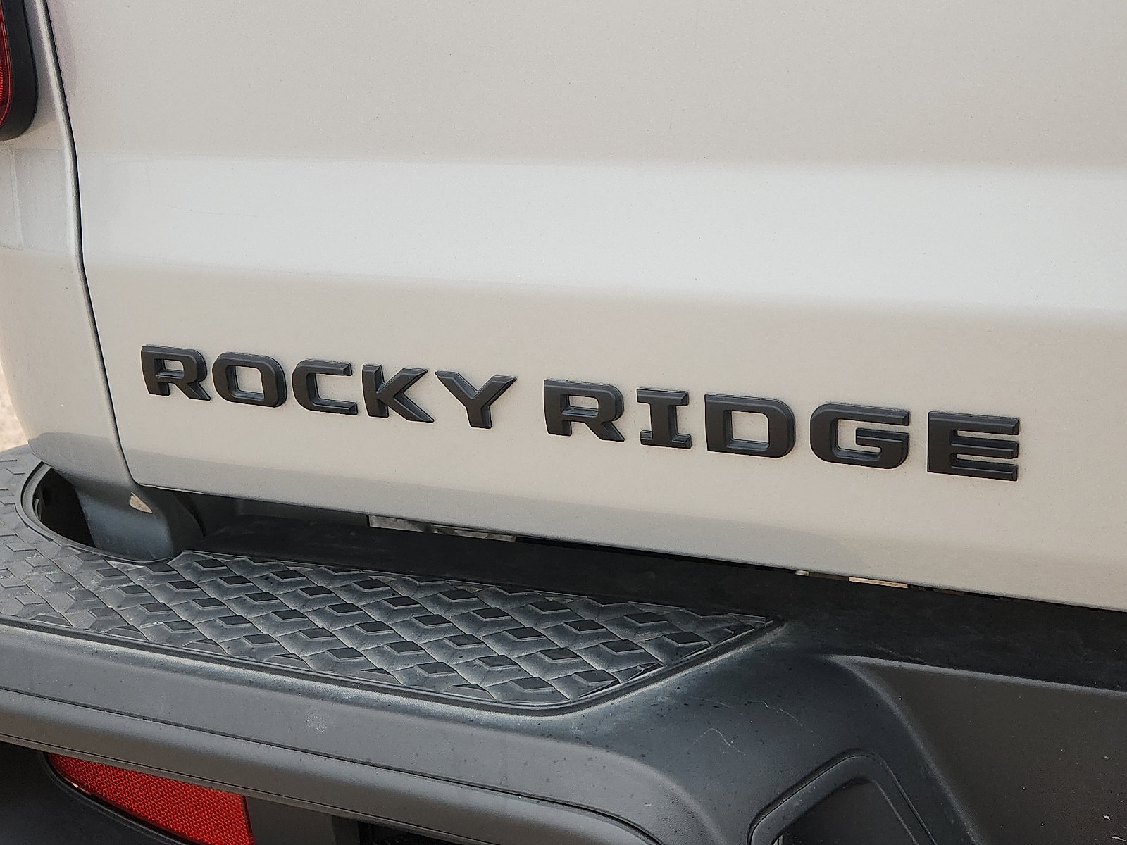Used 2023 Jeep Gladiator Sport AWD/4WD image 9