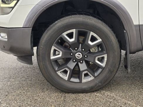 Used 2021 Nissan Titan Platinum Reserve w/ Moonroof Package image 11