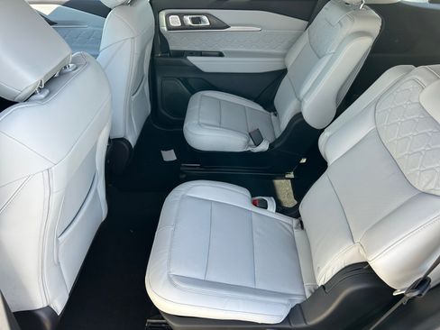 New 2026 Ford Explorer Platinum w/ LUX Leather Package AWD/4WD image 17