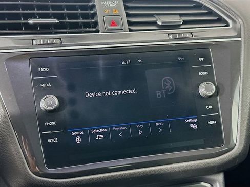 Used 2019 Volkswagen Tiguan SE w/ Panoramic Sunroof Package image 14