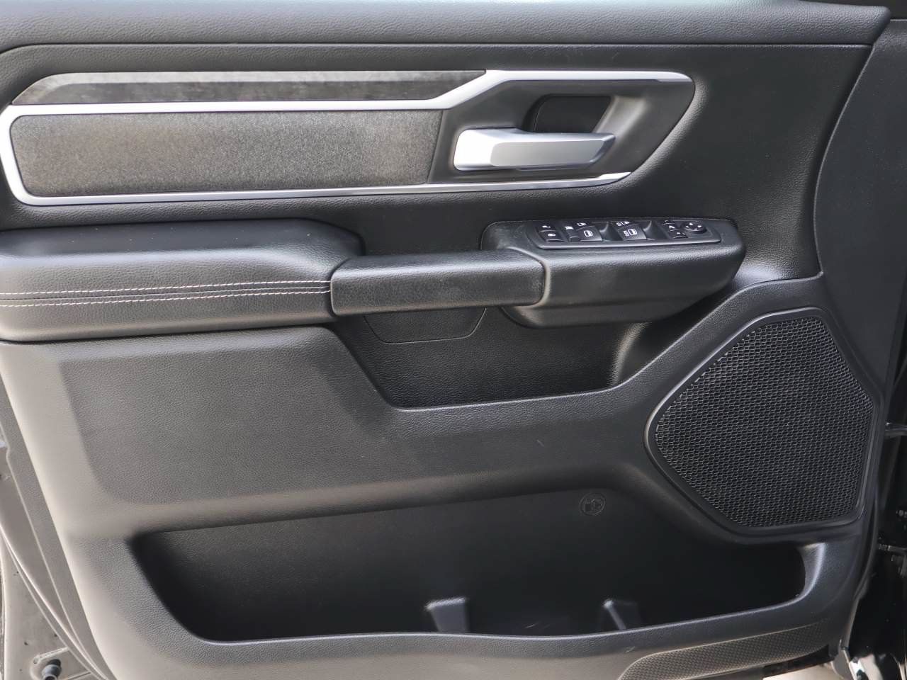 Used 2020 RAM 1500 Big Horn RWD image 7
