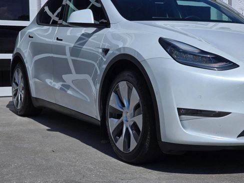 Used 2021 Tesla Model Y Long Range AWD/4WD image 36